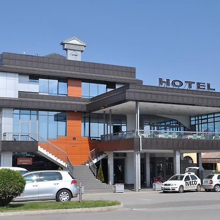 Hotel Kole Τσάτσακ Εξωτερικό φωτογραφία