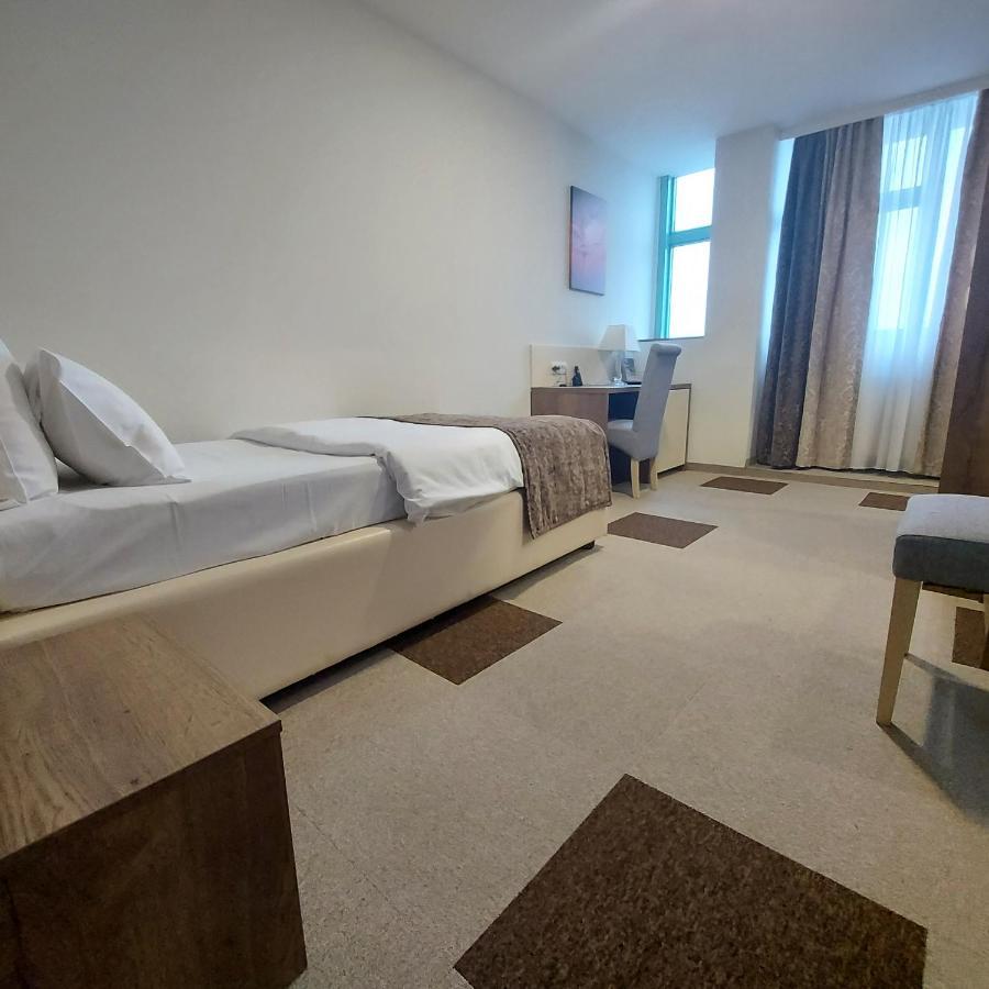 Hotel Kole Τσάτσακ Εξωτερικό φωτογραφία
